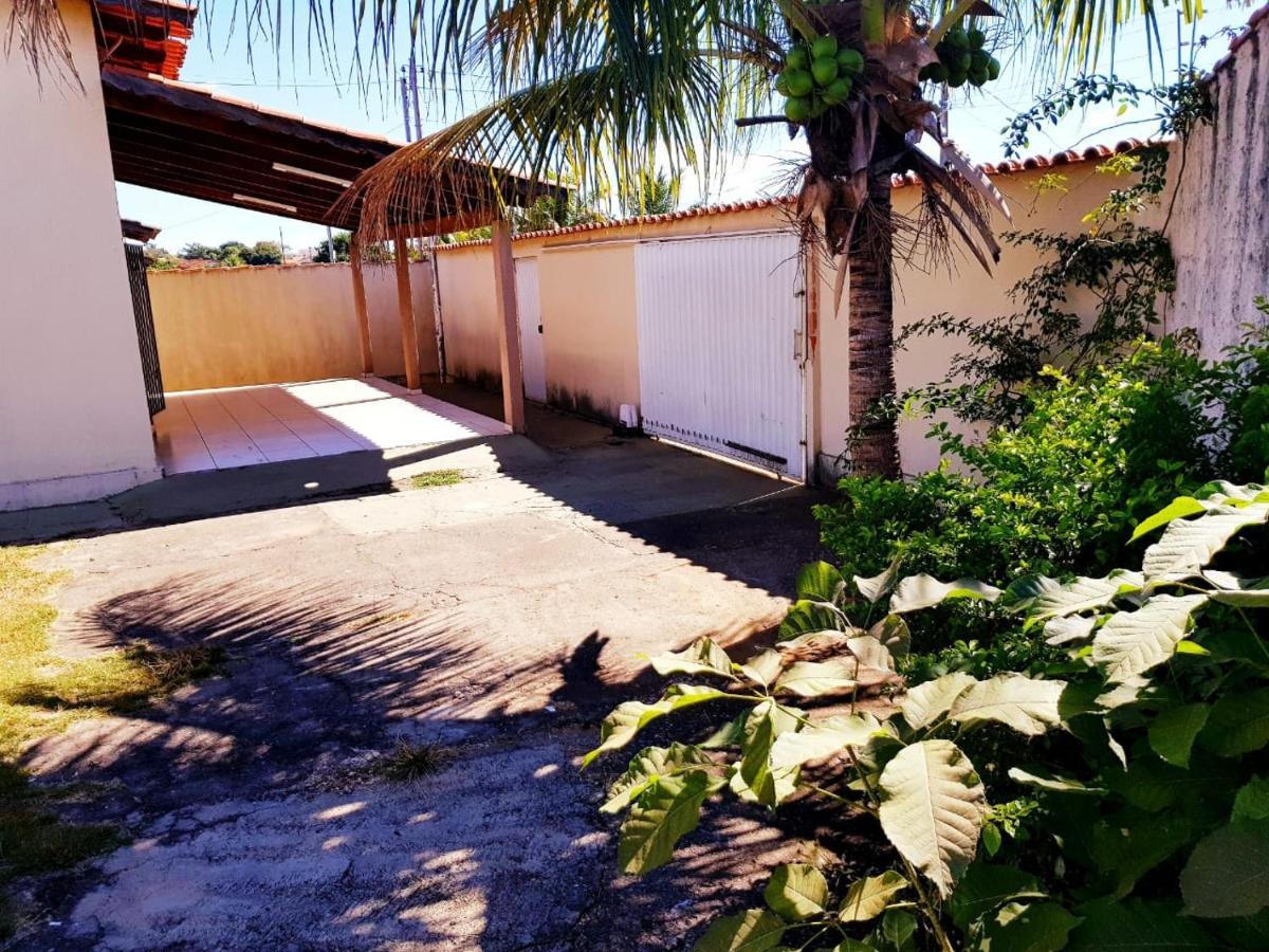 Otima Casa Caldas Novas 2 Km Do Centro Para Ate 14 Pesssoas Com Piscina Aquecida, Churrrasqueira, Wifi Exterior photo